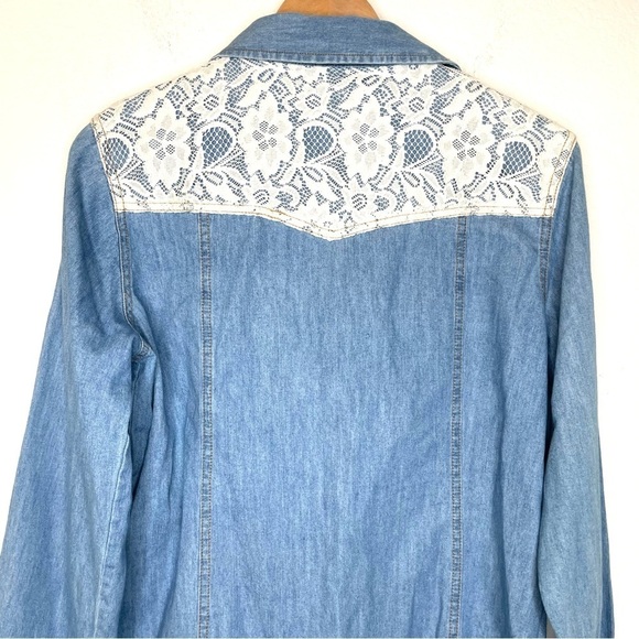 Bit and Bridle pearl snap button denim shirt medium - Picture 5 of 10